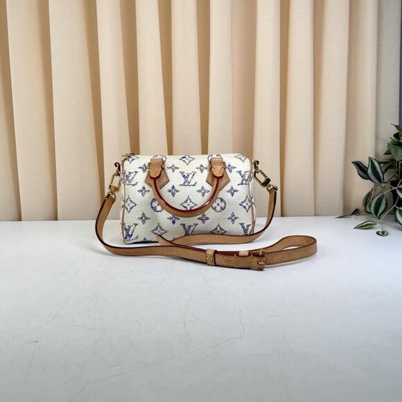 Louis Vuitton Women Pre-Loved Bag Very Good Condition - Picture 2 of 4